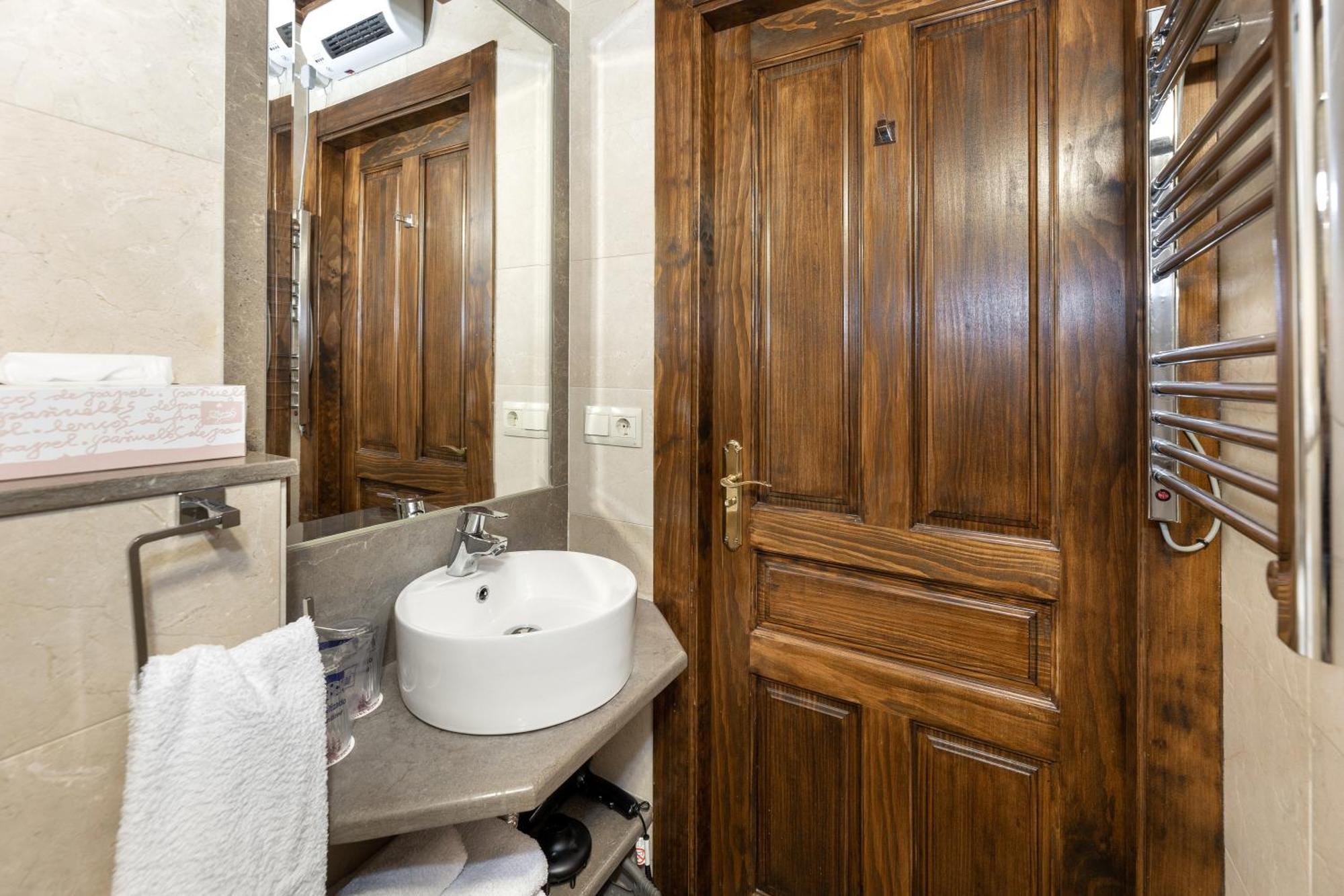 Apartamentos En Pleno Centro, Aljibe Rodrigo Del Campo 1C غرناطة المظهر الخارجي الصورة