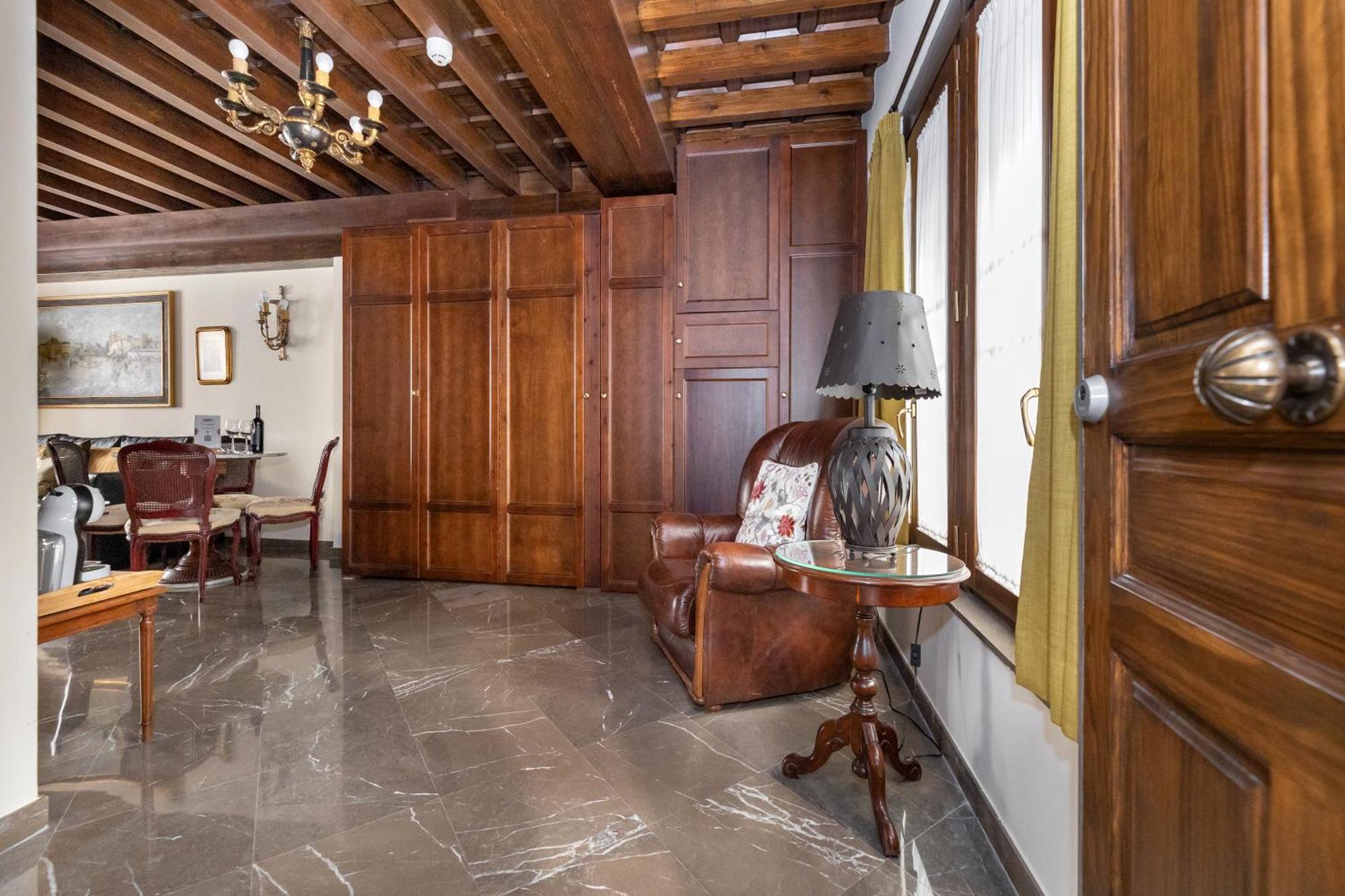 Apartamentos En Pleno Centro, Aljibe Rodrigo Del Campo 1C غرناطة المظهر الخارجي الصورة